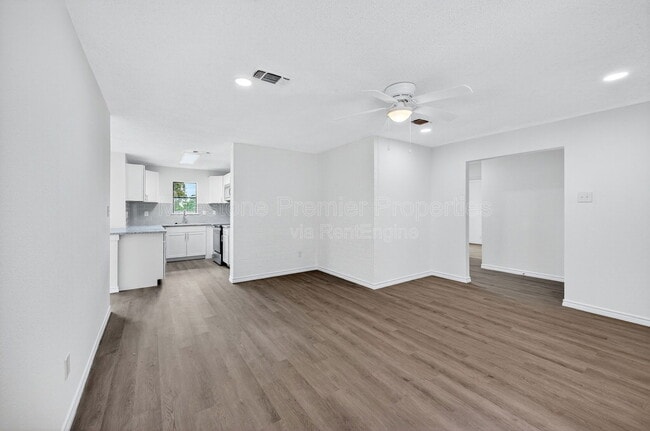 property at 701 E Morton St