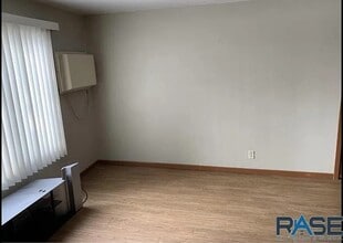 1110 S Blaine Ave in Sioux Falls, SD - Building Photo - Building Photo