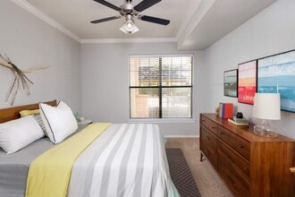 Eastbridge Apartments in Dallas, TX - Building Photo - Building Photo