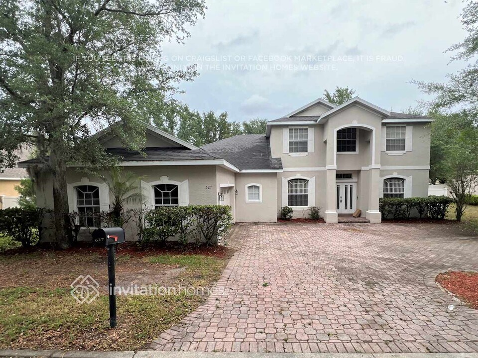 627 Errol Pkwy in Apopka, FL - Foto de edificio