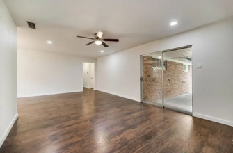 2256 Homeway Cir in Dallas, TX - Building Photo - Building Photo