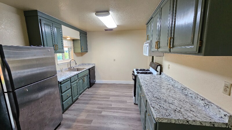 5955 Nicolaus Rd in Lincoln, CA - Building Photo