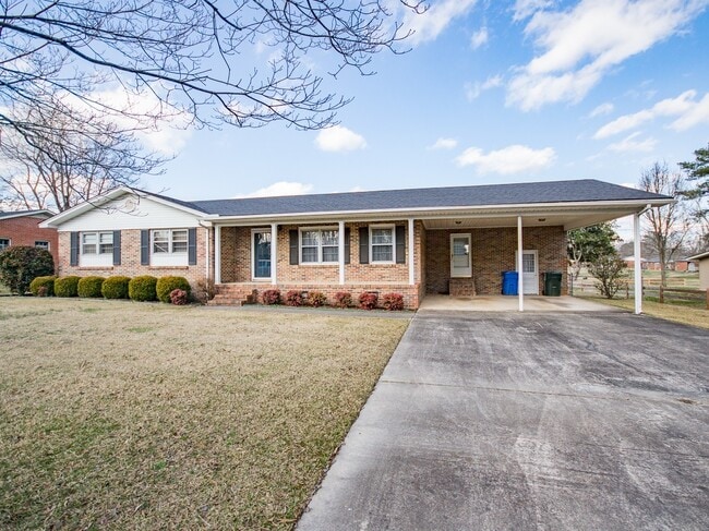 1302 Aston St in Athens, AL - Building Photo - Building Photo