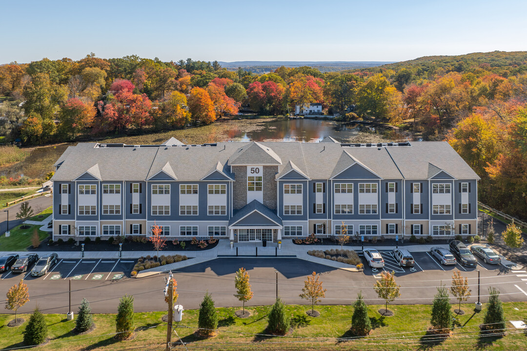 Lakeside of Cheshire in Cheshire, CT - Foto de edificio