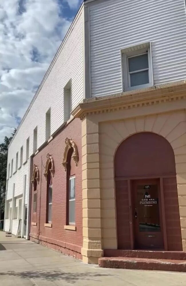 property at 105 S Howard St