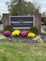 306 Sharon Garden Ct, Unit 306 in Woodbridge, NJ - Building Photo