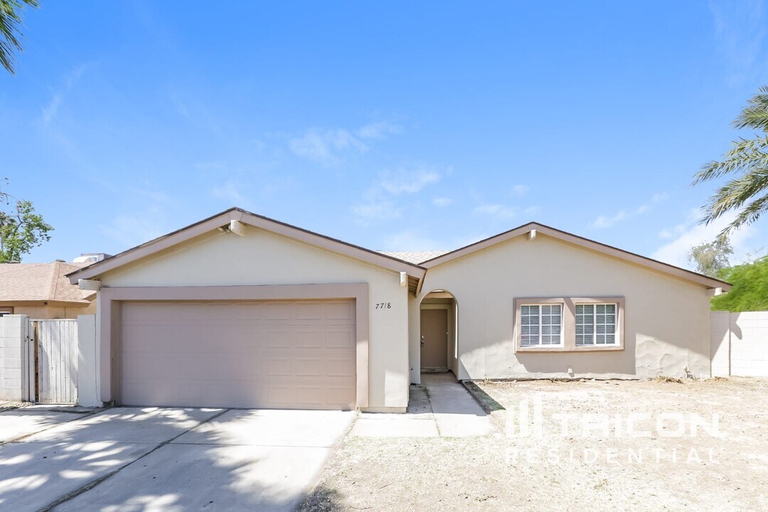 7718 W Hazelwood St in Phoenix, AZ - Building Photo