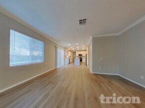 33558 Iris Ln in Murrieta, CA - Foto de edificio - Building Photo