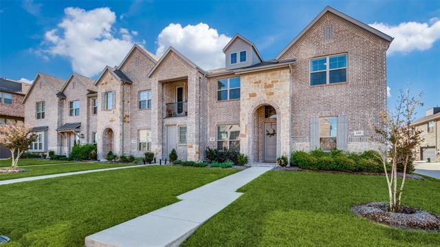 680 Claire Ln