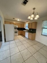 688 Roberts Dr in Defuniak Springs, FL - Building Photo - Building Photo