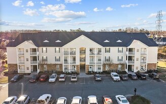 3015 Winston Dr, Unit 109 in Burlington, NC - Building Photo