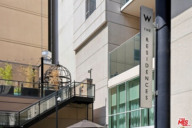 6250 Hollywood Blvd in Los Angeles, CA - Foto de edificio - Building Photo