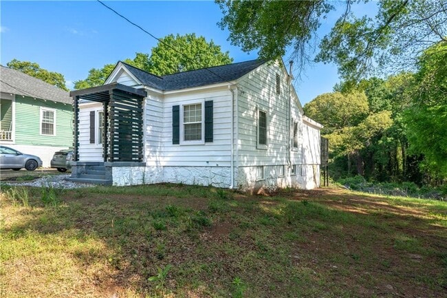 1035 Astor Ave SW in Atlanta, GA - Building Photo - Building Photo