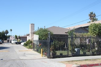 14903-14909 Chadron Ave in Gardena, CA - Building Photo - Building Photo