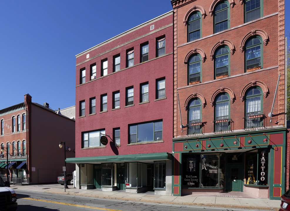 30 Main St in Woonsocket, RI - Building Photo