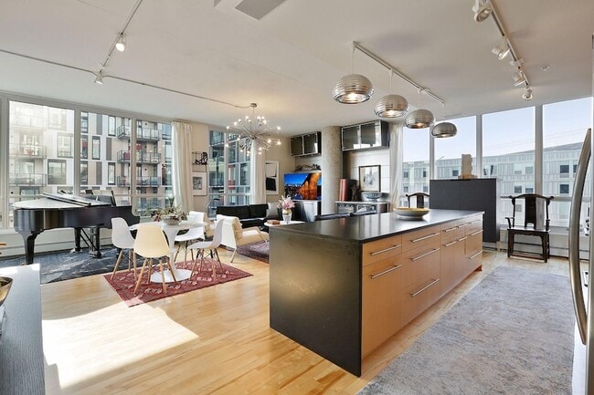 property at 901 S 2nd St