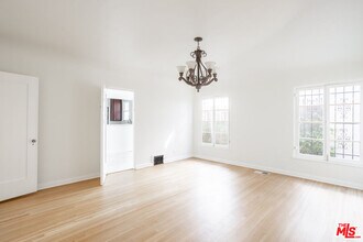 165 S Mansfield Ave in Los Angeles, CA - Building Photo - Building Photo