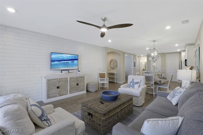 property at 14663 Edgewater Cir