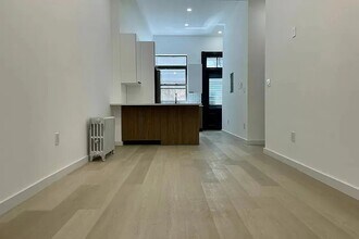 202 St Nicholas Ave in Brooklyn, NY - Building Photo - Building Photo