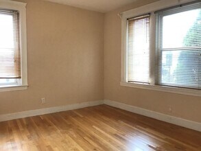 1607 Commonwealth Ave, Unit 1 in Boston, MA - Building Photo - Building Photo