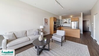 1222 W Madison St in Chicago, IL - Building Photo