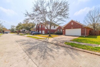 18611 Woodbreeze Dr in Humble, TX - Building Photo - Building Photo