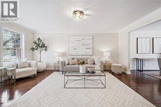 4069 Lakeshore Rd. in Burlington, ON - Building Photo - Building Photo