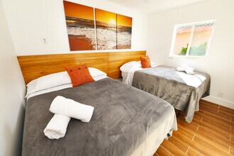 PR 11 in Oakland Park, FL - Building Photo - Building Photo