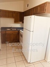 5760 S Park Ave in Tucson, AZ - Building Photo - Building Photo