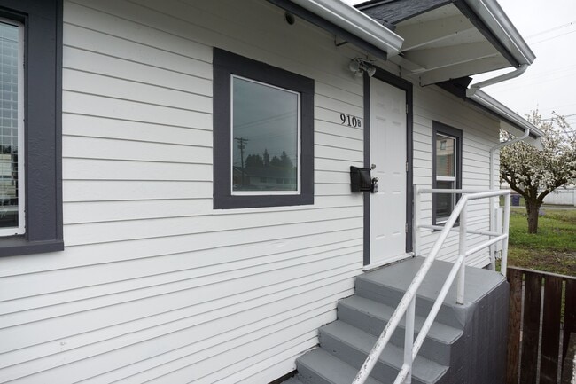 910 S I St, Unit #B in Tacoma, WA - Building Photo - Building Photo