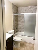 24836 Walnut St in Santa Clarita, CA - Building Photo