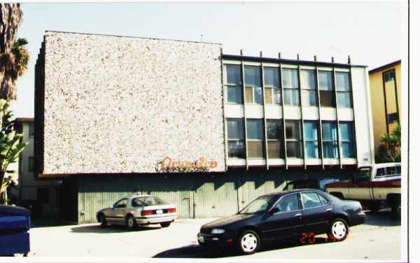 Acapulco Apartments in Redondo Beach, CA - Foto de edificio - Building Photo