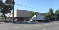 Villa Saticoy in Van Nuys, CA - Foto de edificio - Building Photo