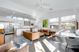 2009 E 14th St in Austin, TX - Building Photo - Building Photo