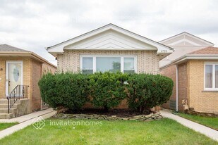 6723 W 63rd St in Chicago, IL - Building Photo