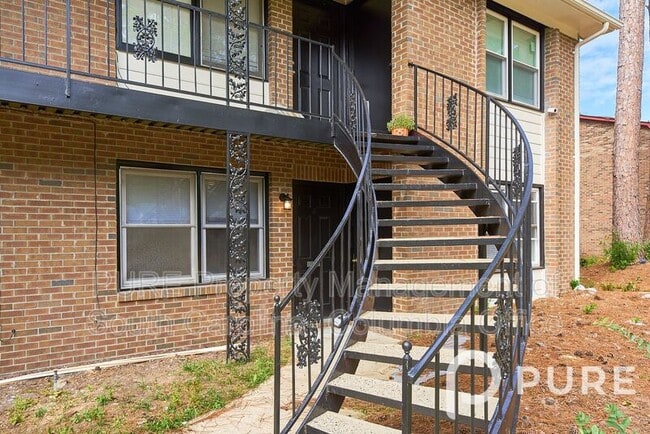 215 Windsor Point Rd in Columbia, SC - Building Photo - Building Photo