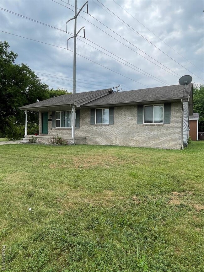401 Buffalo Ave in Trenton, MI - Building Photo - Building Photo