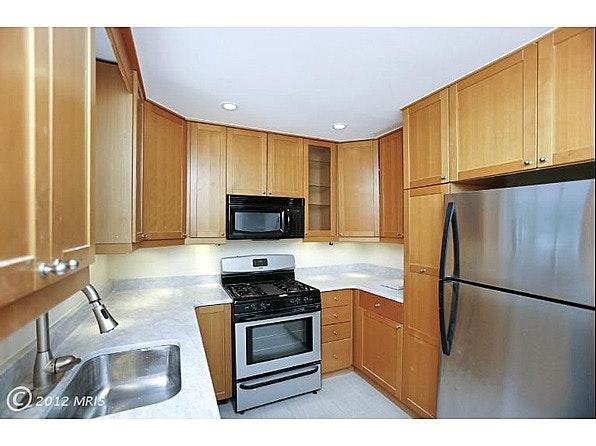 4427 Nebraska Ave NW, Unit Large sunny room upstairs in Washington, DC - Foto de edificio - Building Photo