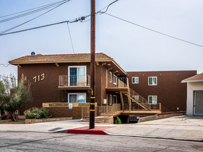 713 Edgewood St in Inglewood, CA - Building Photo - Other