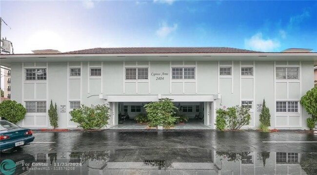 2404 NE 33rd Ave in Fort Lauderdale, FL - Foto de edificio - Building Photo