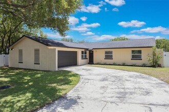 725 Laurel Way in Casselberry, FL - Building Photo - Building Photo