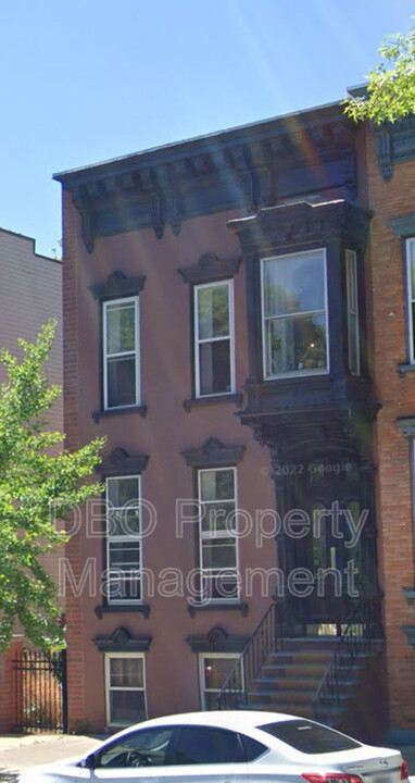 602 Madison Ave in Albany, NY - Building Photo