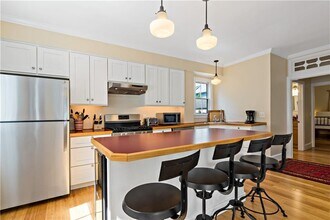 6 Gladding Ct in Newport, RI - Building Photo - Building Photo