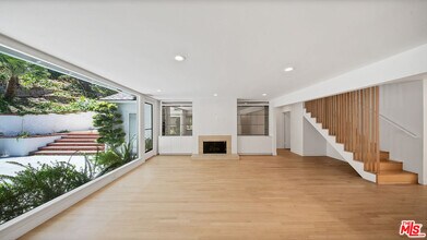 539 Levering Ave in Los Angeles, CA - Building Photo - Building Photo