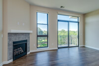 Encore @ White Oaks Apartments in Bayside, WI - Building Photo - Interior Photo