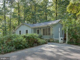 11752 Sidewinder Ln in Lusby, MD - Building Photo