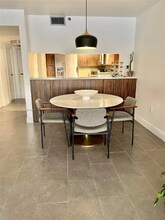 555 NE 15th St in Miami, FL - Building Photo - Building Photo