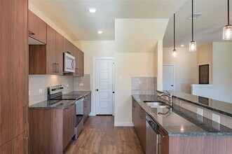 720 Blackland dr in Venus, TX - Building Photo - Building Photo