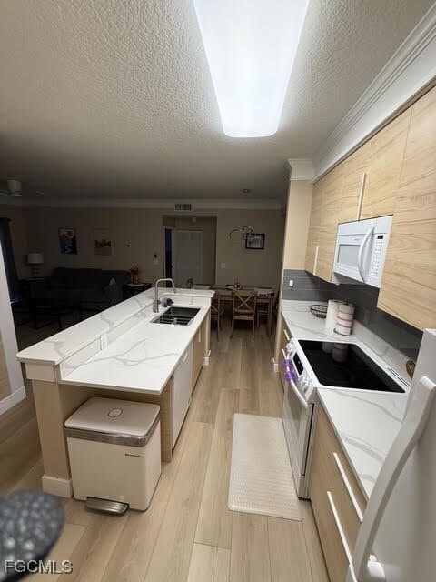 property at 11500 Villa Grand