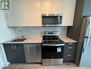 1010 Dundas St E in Whitby, ON - Building Photo - Building Photo